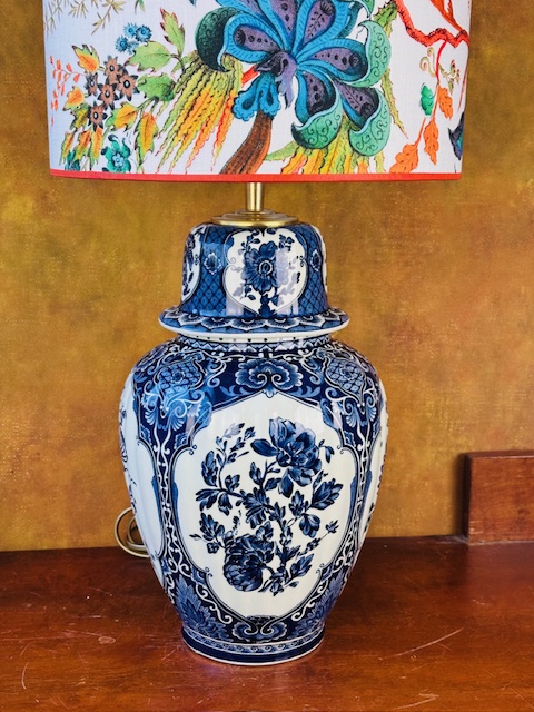 IMG_0543 Delfts blauwe grote lampenvoet met Harlequin kap